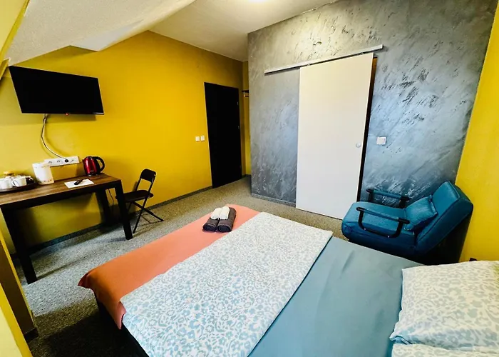 Hotelino Stare * צ'סטוצ'ובה